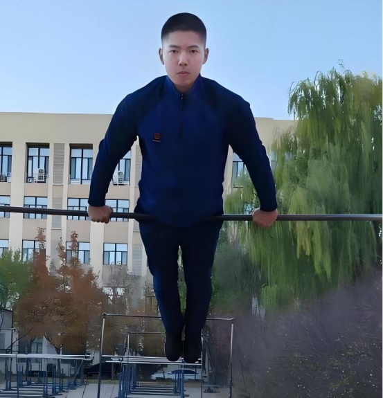 新消防员单项考核第一名王毅